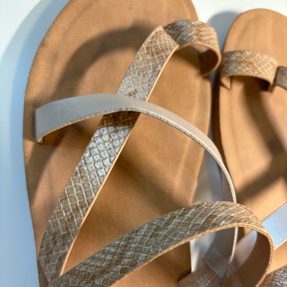 MUK LUKS Beige & Pearl Snake Embossed Criss-Cross Strap Sandal - Picture 2 of 3